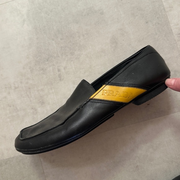 Men's Prada slip on black leather loafer with yellow Prada stripe US size 8 - Picture 2 of 8